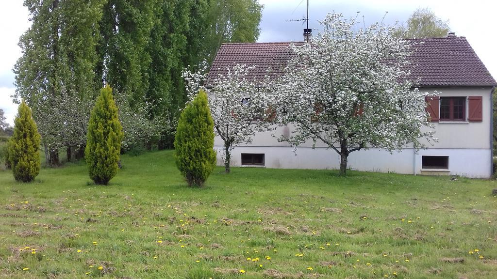Gite Du Vieux Charme Villa Saint-Amand-en-Puisaye Exterior foto
